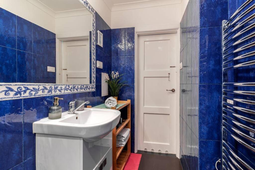 Blue Peace-Apartment With Free Parking In Center For 1-6 People Cracóvia Exterior foto
